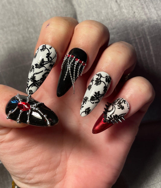 Noir, rouge chromé, blanc avec motifs, chaînes. Kit toutes tailles incluses. Réutilisables, Press-on nails, faux ongles. Fini brillant