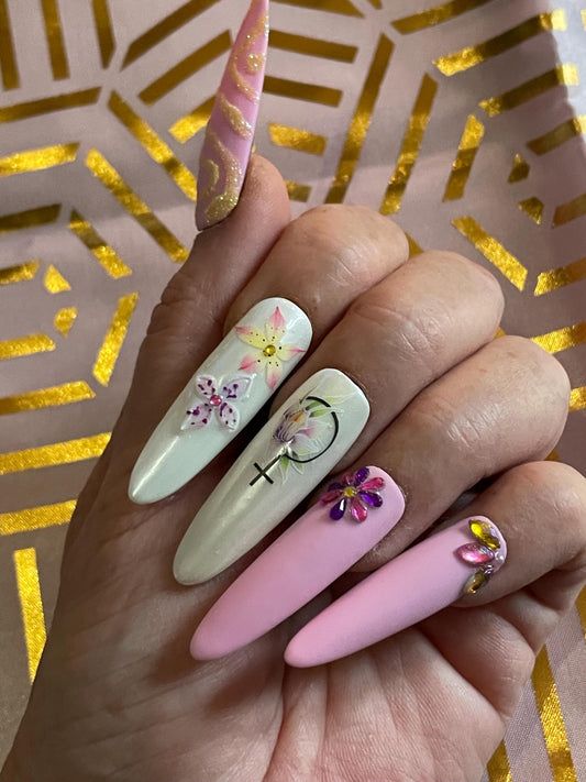 Fleurs rose, blanc et sucre jaune, avec strass. Réutilisable, Press-on nails, faux ongles. Finition mate et brillante.