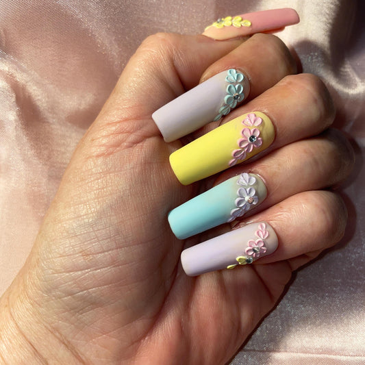 Kit 28 pièces.Fleurs acidulées multicolores.Carré extra long, 14 tailles de 0 à 9. Réutilisables, Press-on nails, faux ongles. Finition mate