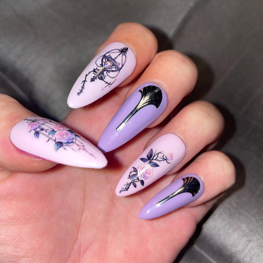 Kit 30 pièces. Rose et violet avec cages à oiseaux et roses. Tailles 0 à 11. Réutilisables, Press-on nails, faux ongles. Fini brillant