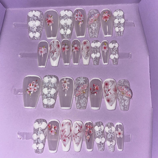 Kit 30 pièces. Blanc, laiteux, avec éventails, fleurs de cerisier. Tailles 0 à 11. Réutilisables, Press-on nails, faux ongles. Fini brillant