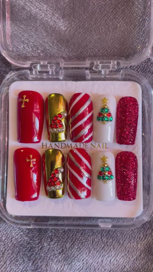 Noël rouge, or. Croix, bonnet et sapin de Noël. Réutilisable, Press-on nails, faux ongles. Finition brillante