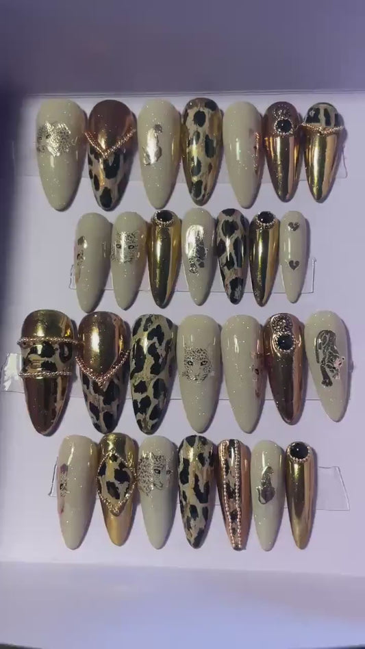 Léopards et cuivre miroir, perles et strass. Kit toutes tailles incluses. Réutilisables, Press-on nails, faux ongles. Finition brillante.