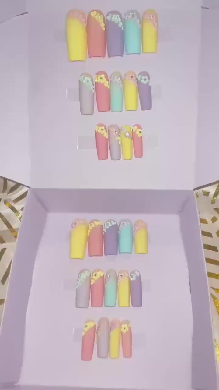 Kit 28 pièces.Fleurs acidulées multicolores.Carré extra long, 14 tailles de 0 à 9. Réutilisables, Press-on nails, faux ongles. Finition mate