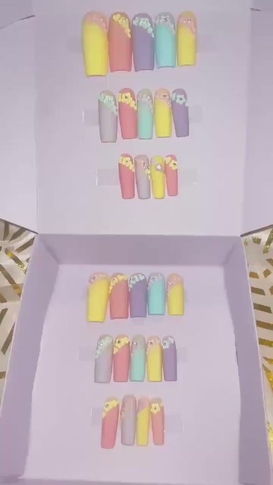 Kit 28 pièces.Fleurs acidulées multicolores.Carré extra long, 14 tailles de 0 à 9. Réutilisables, Press-on nails, faux ongles. Finition mate