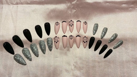 Noir mat, paillettes argent, et rose à motifs. Kit toutes tailles incluses. Réutilisables, Press-on nails, faux ongles, Fini mat