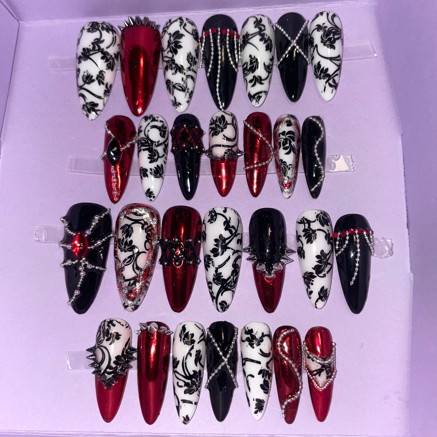 Noir, rouge chromé, blanc avec motifs, chaînes. Kit toutes tailles incluses. Réutilisables, Press-on nails, faux ongles. Fini brillant