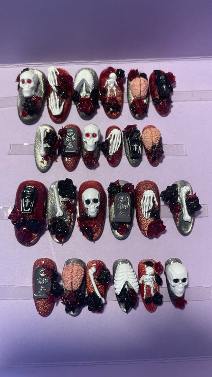Rouge et noir cats eyes avec cerveaux, squelettes, cercueils, et roses 3D. Kit toutes tailles incluses. Réutilisables, Press-on nails, faux ongles