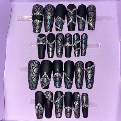 Noir mat et dentelle argent avec strass. Kit toutes tailles incluses. Réutilisables, Press-on nails, faux ongles