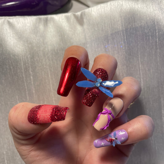 Musa Winx. Cosplay. Rouge chromé et sucre pailleté rouge. Kit toutes tailles incluses. Réutilisables, Press-on nails, faux ongles