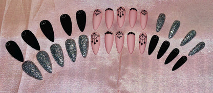 Noir mat, paillettes argent, et rose à motifs. Kit toutes tailles incluses. Réutilisables, Press-on nails, faux ongles, Fini mat