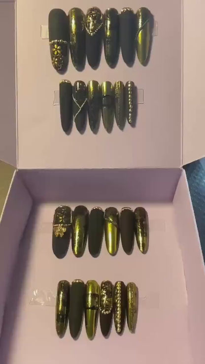 Dentelle or et noir, perles. Kit toutes tailles incluses. Réutilisables, Press-on nails, faux ongles. Finition mate et brillante