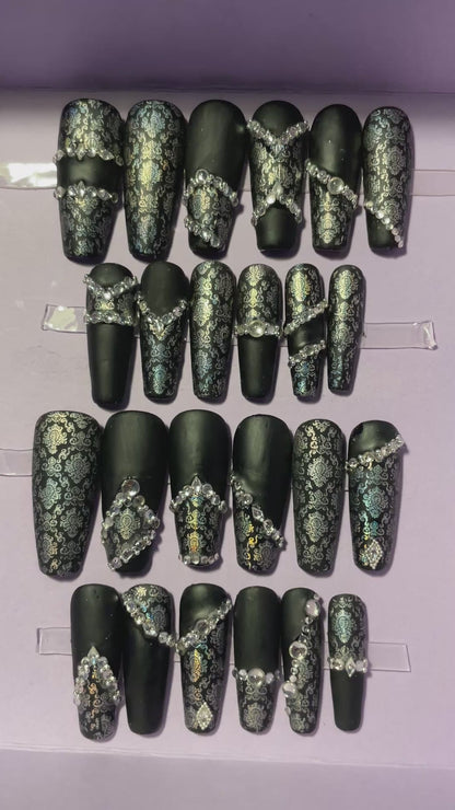 Noir mat et dentelle argent avec strass. Kit toutes tailles incluses. Réutilisables, Press-on nails, faux ongles