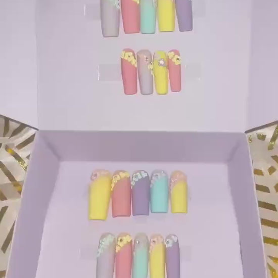 Kit 28 pièces.Fleurs acidulées multicolores.Carré extra long, 14 tailles de 0 à 9. Réutilisables, Press-on nails, faux ongles. Finition mate